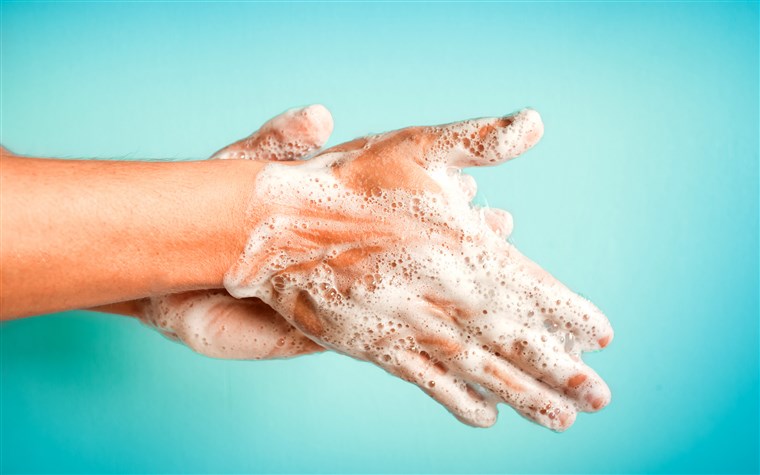 You are currently viewing Spălatul mâinilor pentru a vă proteja împotriva COVID-19